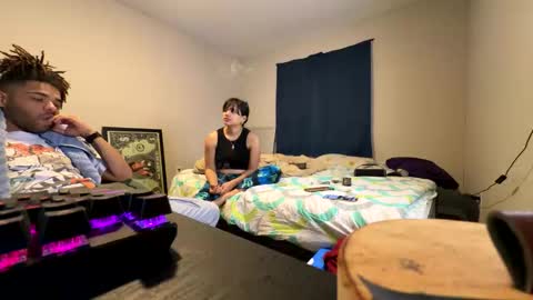 mifriend1998 online show from April 11, 2026, 8:51 am