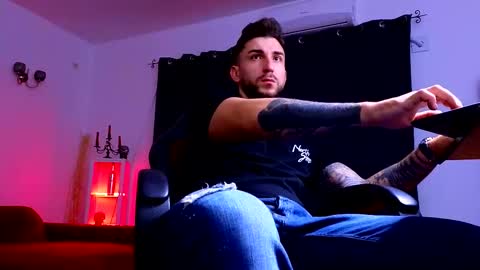 MightyAaron online show from September 30, 2025, 2:38 am