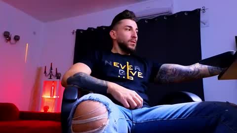 MightyAaron online show from October 5, 2025, 4:22 am