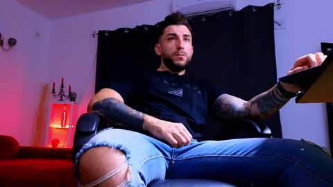 MightyAaron online show from October 25, 2025, 4:31 am