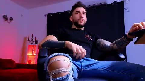 MightyAaron online show from November 25, 2025, 4:01 am