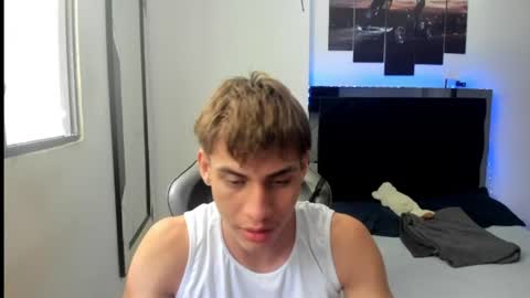 Snapshot of miguel_hz chatting on July 28, 2026, 7:04 pm Miguel Hernandez online show from July 28, 2026, 7:04 pm