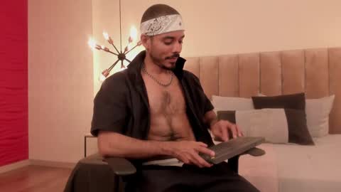 miguelsanfrancisco online show from February 7, 2025, 2:47 pm