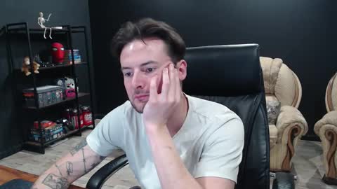 Misha Winchester online show from November 23, 2025, 1:22 pm