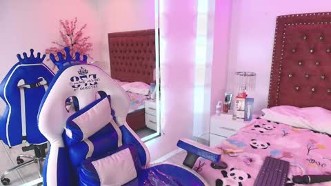 Snapshot of miia__owens chatting on June 3, 2026, 2:33 pm Miia online show from June 3, 2026, 2:33 pm