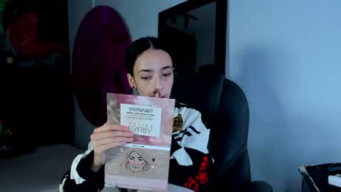 Snapshot of miia_bratz chatting on May 28, 2026, 8:39 pm miia_bratz online show from May 28, 2026, 8:39 pm