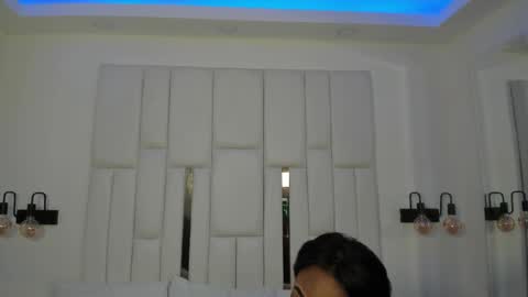 Miia Schwarz  online show from September 10, 2025, 5:46 pm