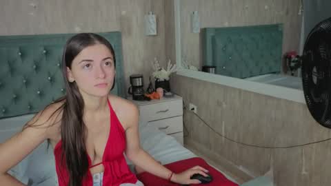 Snapshot of miia_velvett chatting on April 21, 2026, 3:17 pm miia_velvett online show from April 21, 2026, 3:17 pm