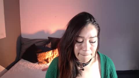 miiaawallace online show from February 9, 2025, 1:14 pm