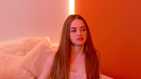 Amira online show from November 3, 2025, 7:42 am