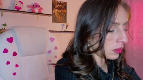 miis_beella online show from March 17, 2026, 8:45 pm