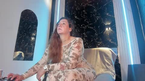 miiss_evaa online show from October 24, 2025, 11:28 am