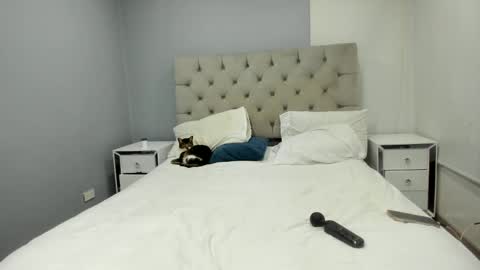 miiss_samantha online show from November 4, 2025, 10:42 pm