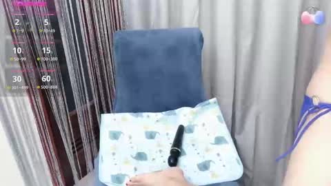 Snapshot of miixuuee chatting on September 13, 2025, 1:05 am Ema online show from September 13, 2025, 1:05 am