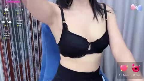Snapshot of miixuuee chatting on October 9, 2025, 12:52 am Ema online show from October 9, 2025, 12:52 am