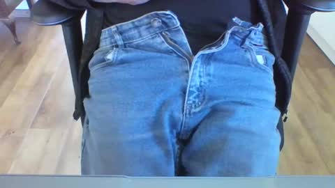 mik online show from March 5, 2025, 1:50 pm