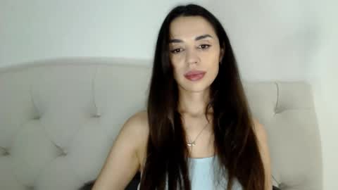 Mika online show from November 21, 2025, 8:07 pm