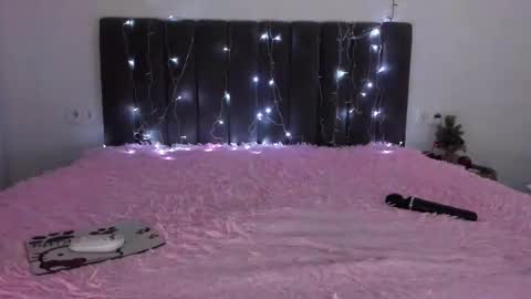 Mika online show from December 25, 2024, 11:10 pm