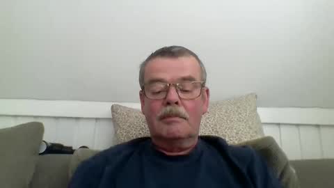 mikael42 online show from April 21, 2026, 12:55 pm