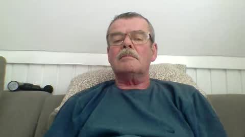 Snapshot of mikael42 chatting on April 24, 2026, 12:51 pm mikael42 online show from April 24, 2026, 12:51 pm