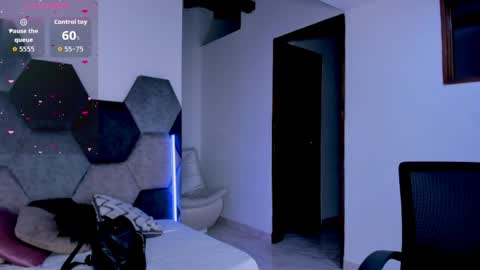 Snapshot of mikaelastonne chatting on May 6, 2026, 7:08 pm Mikaela blondie bigass online show from May 6, 2026, 7:08 pm