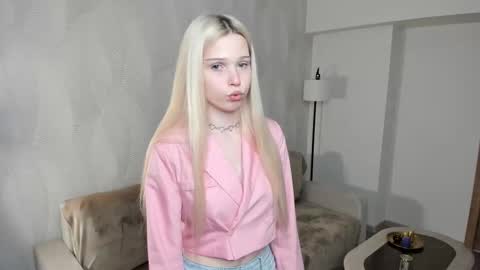 Snapshot of mikaelataron chatting on December 1, 2025, 9:09 pm Angel girl online show from December 1, 2025, 9:09 pm