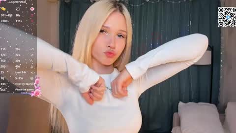 Angel girl online show from April 7, 2026, 8:42 pm