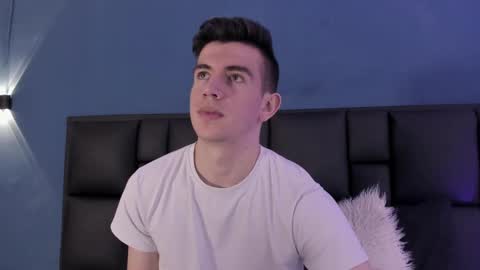 mikael online show from September 25, 2025, 5:22 am