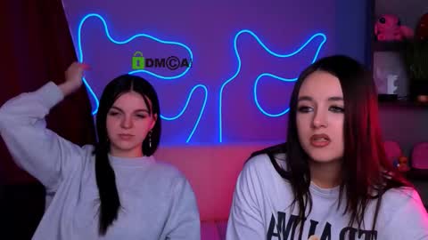 Mika online show from November 19, 2025, 11:32 am