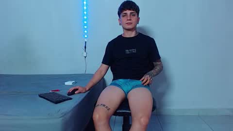 Mike IMDEPENDIENT MODEL online show from October 19, 2025, 4:40 pm