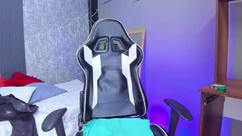 Mike 0233 online show from March 6, 2025, 7:03 am