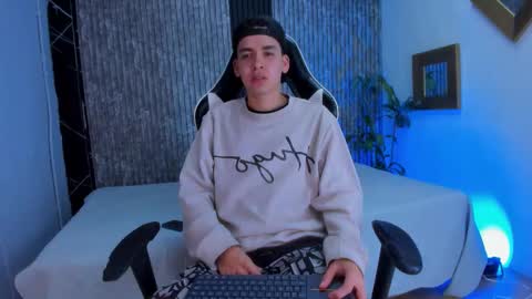 Mike 0233 online show from October 8, 2025, 5:16 am