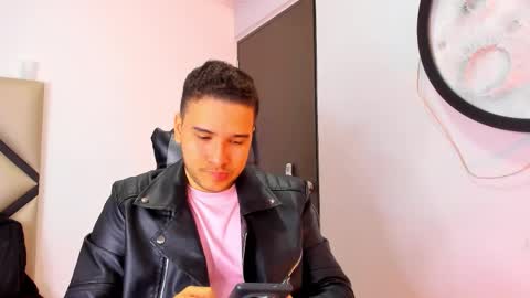 Mike  online show from November 8, 2025, 11:43 am