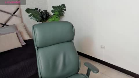 Mike Belle online show from October 26, 2025, 10:25 pm