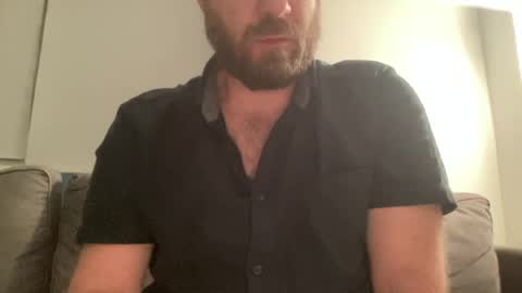 Snapshot of mike_berlin1 chatting on April 1, 2026, 1:28 am MIke online show from April 1, 2026, 1:28 am