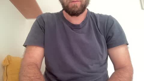 Snapshot of mike_berlin1 chatting on April 3, 2026, 12:25 pm MIke online show from April 3, 2026, 12:25 pm