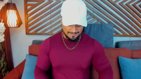 Snapshot of mike_estevess chatting on May 12, 2026, 5:48 am online show from May 12, 2026, 5:48 am