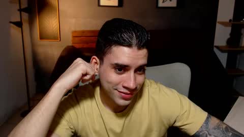 Snapshot of mike_montoya chatting on May 7, 2026, 2:39 am Mike Montoya online show from May 7, 2026, 2:39 am