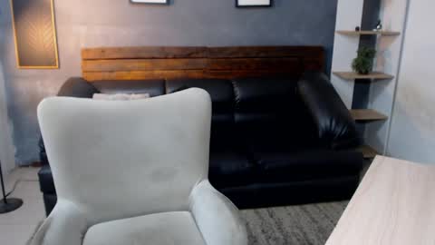 Snapshot of mike_montoya chatting on May 21, 2026, 10:28 pm Mike Montoya online show from May 21, 2026, 10:28 pm