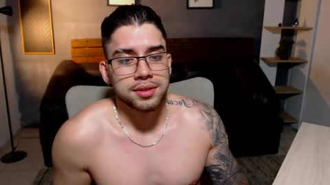 Snapshot of mike_montoya chatting on June 4, 2026, 2:39 am Mike Montoya online show from June 4, 2026, 2:39 am