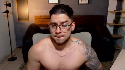 Snapshot of mike_montoya chatting on June 13, 2026, 1:14 am Mike Montoya online show from June 13, 2026, 1:14 am