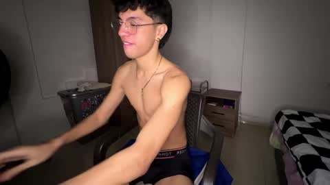 Mike Pineapple online show from October 17, 2025, 3:42 am