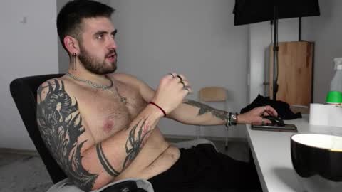 MIKE PLATANO online show from September 13, 2025, 12:38 pm