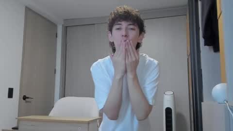 Snapshot of mikebelf4 chatting on September 10, 2025, 10:32 pm Mikebelf4 online show from September 10, 2025, 10:32 pm