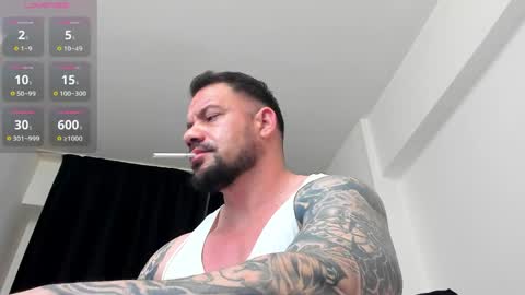 Snapshot of mikebigboy31 chatting on May 25, 2026, 2:28 am Mike online show from May 25, 2026, 2:28 am