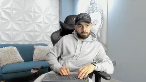 Snapshot of mikeblare chatting on January 4, 2025, 7:13 pm Mike Blare online show from January 4, 2025, 7:13 pm