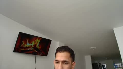 Snapshot of mikethomson01 chatting on June 25, 2026, 2:32 pm Mike online show from June 25, 2026, 2:32 pm