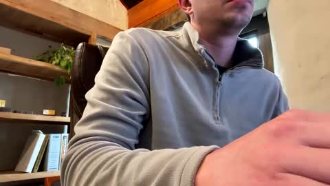 Snapshot of mikeydubs10 chatting on April 29, 2026, 1:37 pm mikeydubs10 online show from April 29, 2026, 1:37 pm
