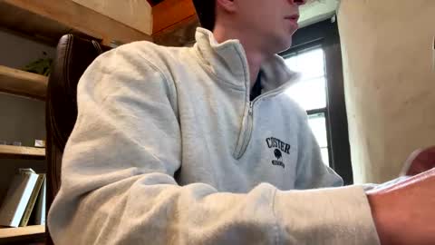 Snapshot of mikeydubs10 chatting on May 8, 2026, 1:49 pm mikeydubs10 online show from May 8, 2026, 1:49 pm