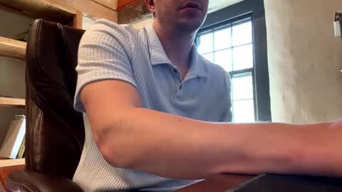 Snapshot of mikeydubs10 chatting on May 20, 2026, 1:28 pm mikeydubs10 online show from May 20, 2026, 1:28 pm